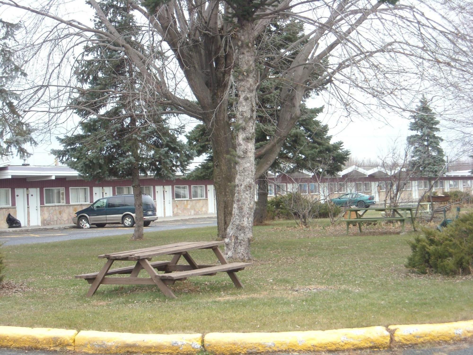 Grand Motel Saint-Hubert Longueuil Exteriör bild