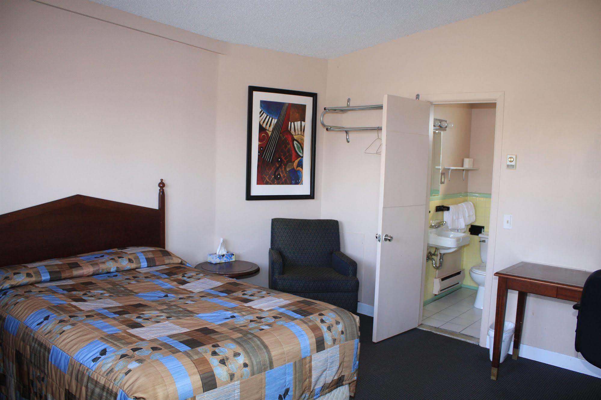 Grand Motel Saint-Hubert Longueuil Exteriör bild