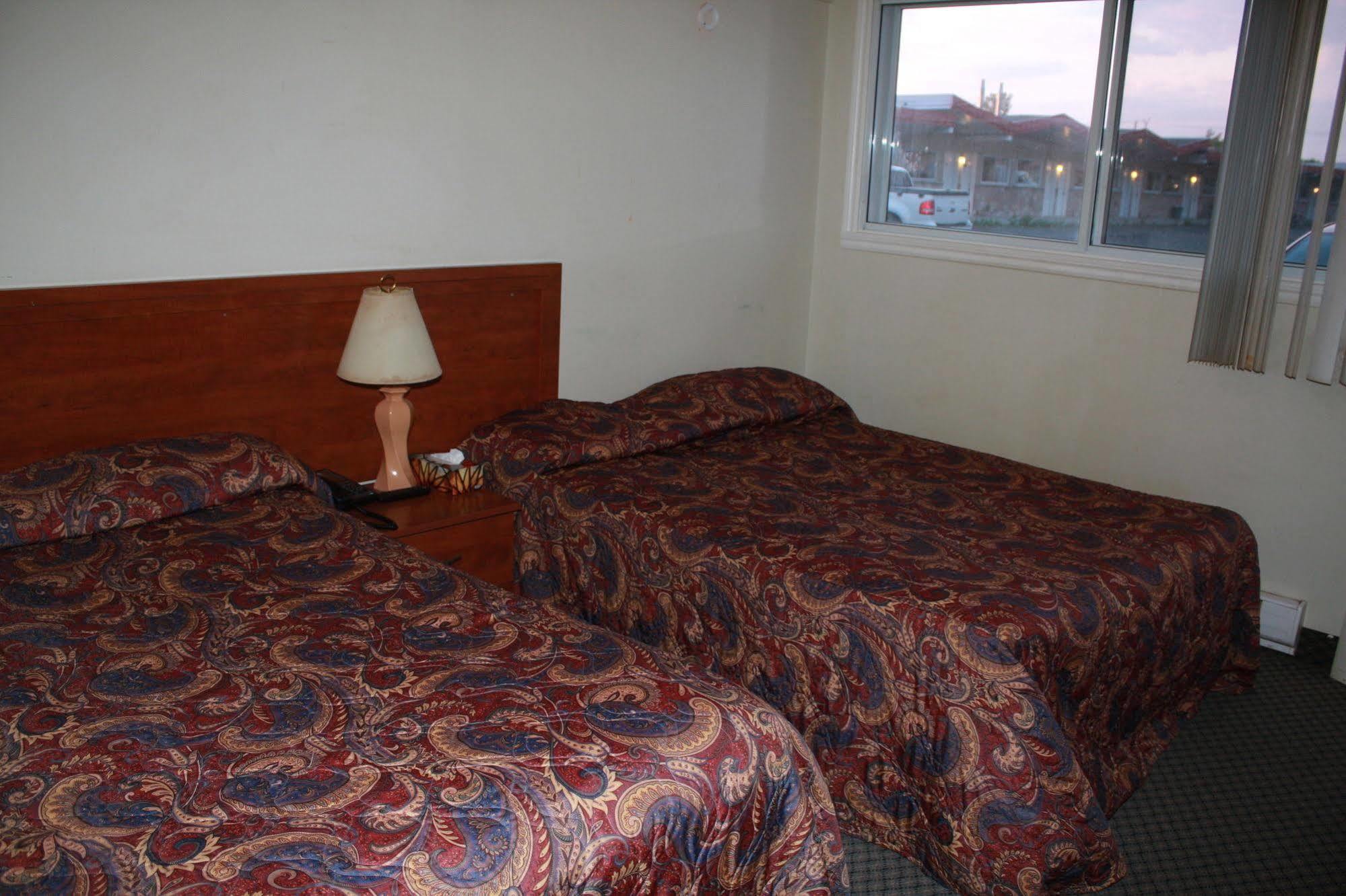 Grand Motel Saint-Hubert Longueuil Exteriör bild
